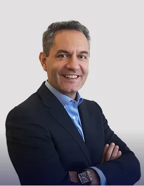 Retrato de Óscar Cuadrón, Director de Consultoría y Research
